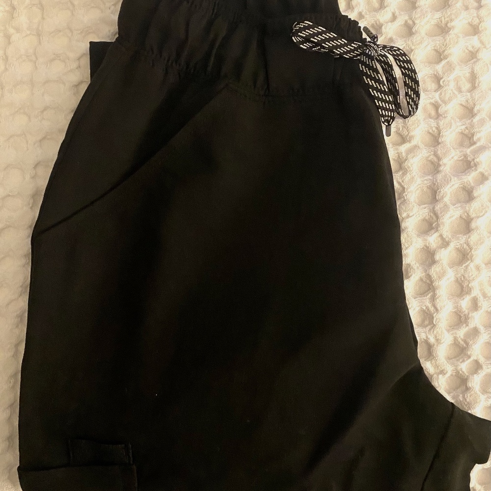 Jaanuu Scrub Joggers